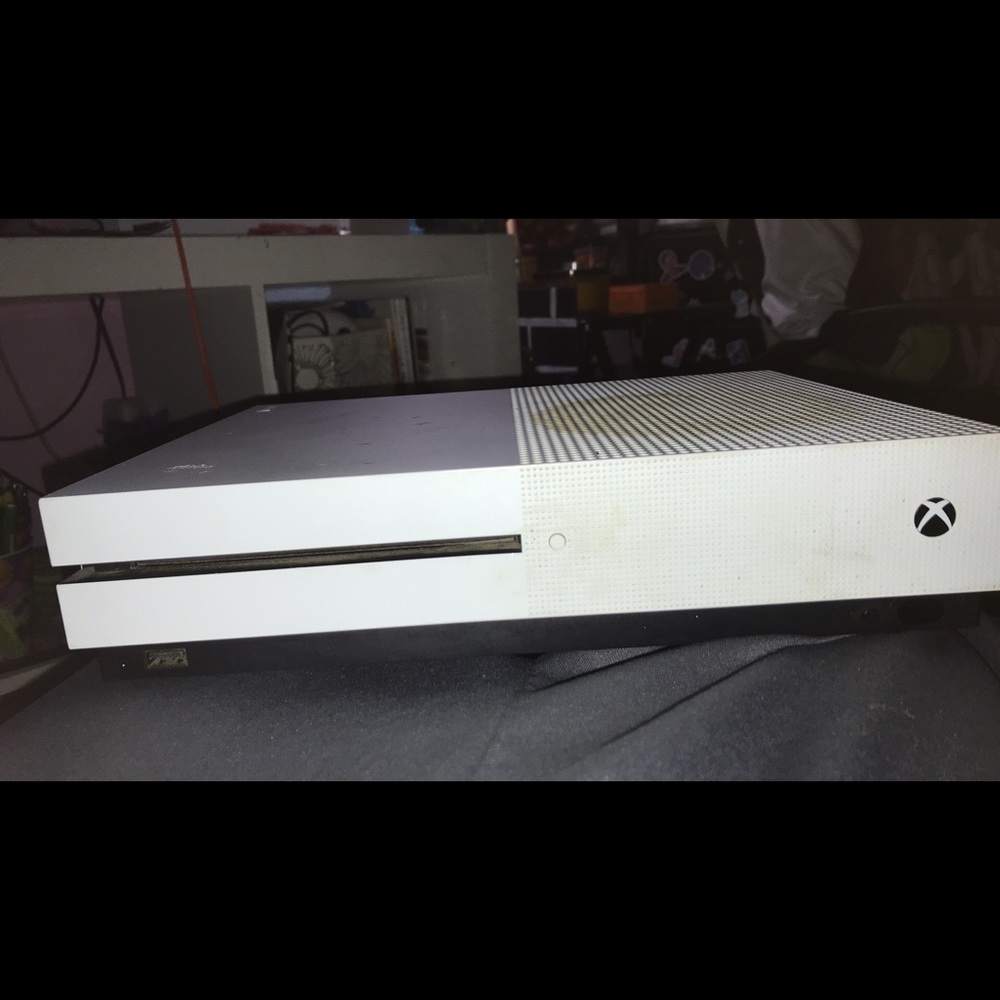 Xbox One S